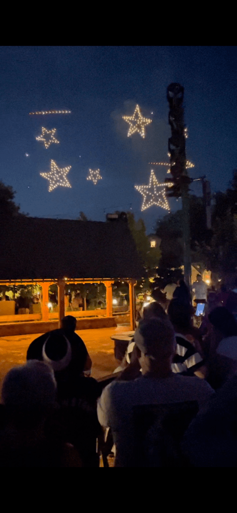 Drones forming stars at Dollywood