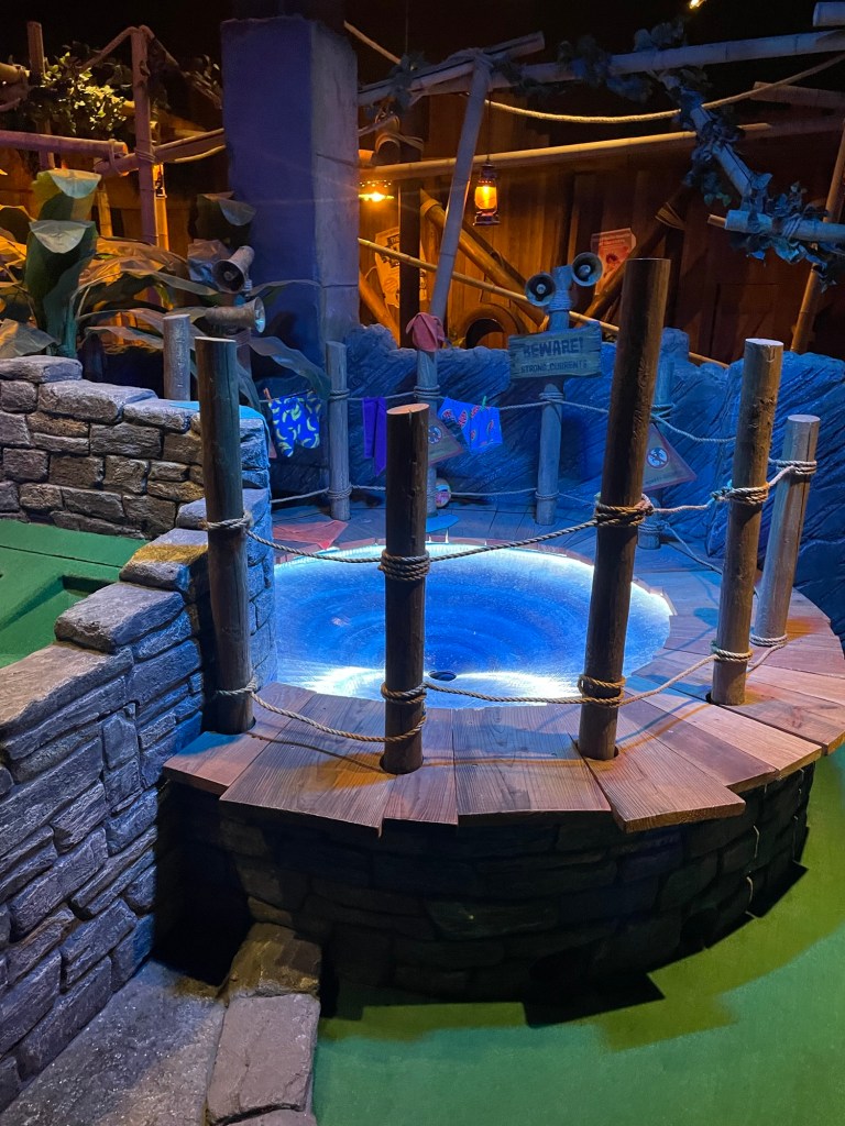 Whirlpool mini golf at Treetop Adventure Golf Birmingham