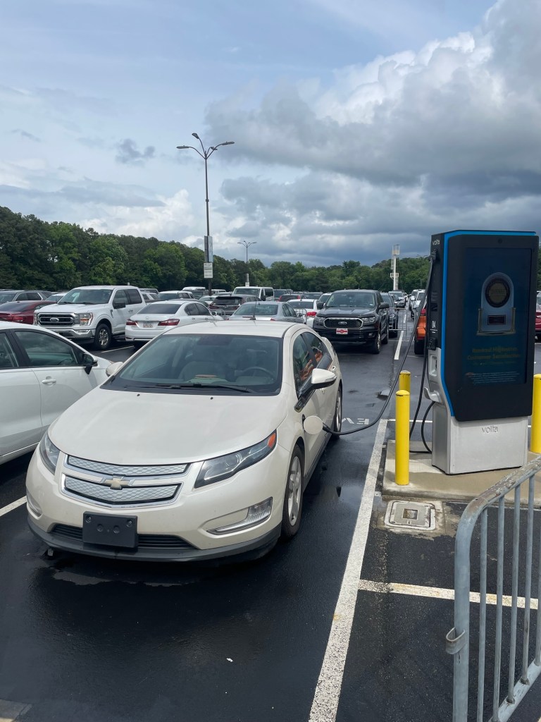 Car charging station