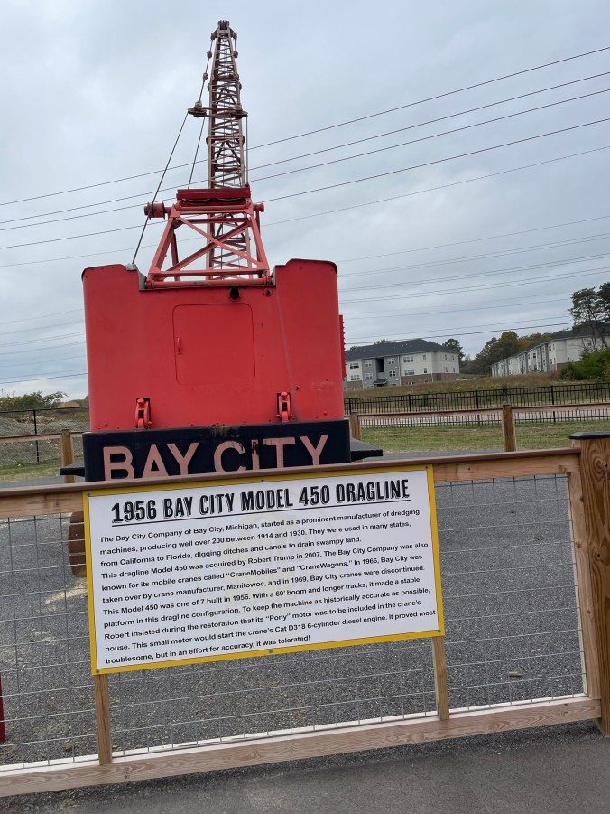 Dig,n Zone Vintage equipment crane