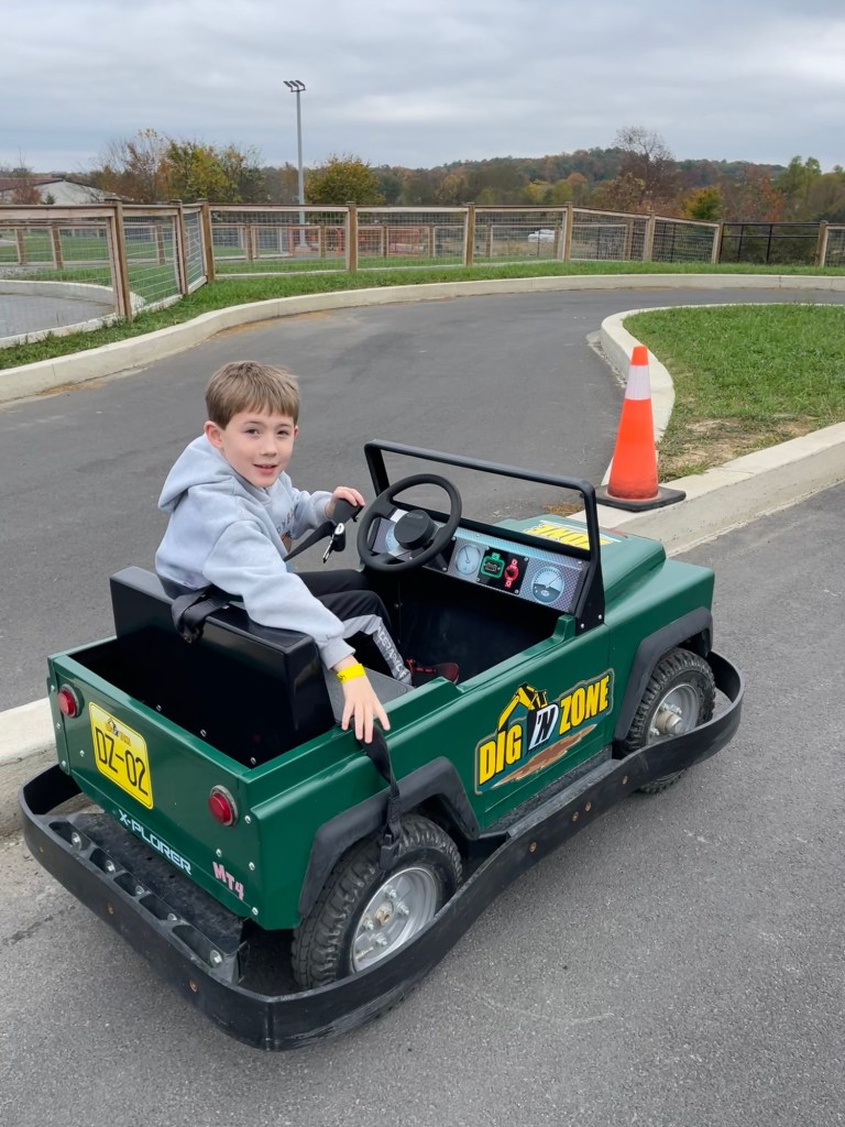 Dig,n Zone kid vehicle