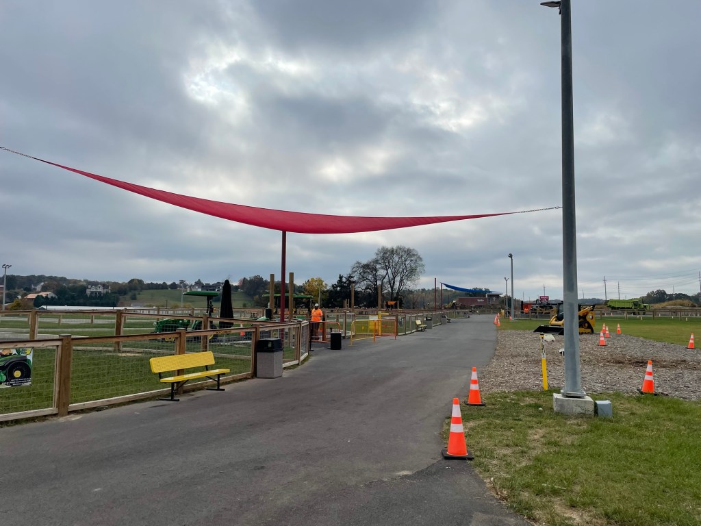 Sun shade at Dig'n Zone