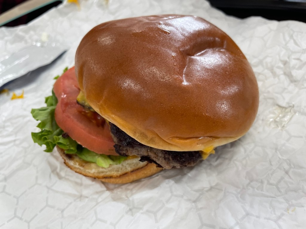 Hamburger at Dig'n Zone