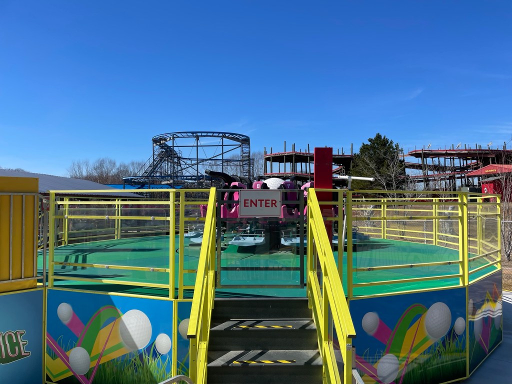 Entrance for Hook & Slice flat ride at Fun Stop Atlanta