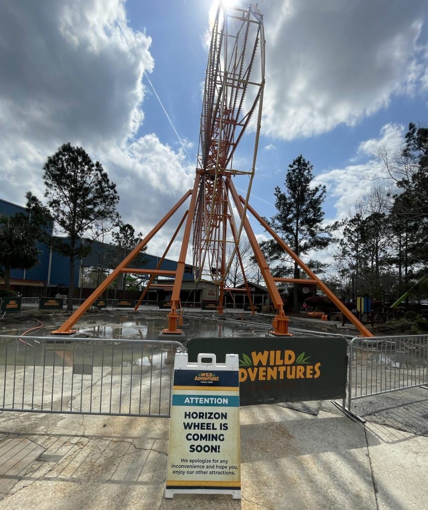 Horizon Wheel at Wild Adventures under construction