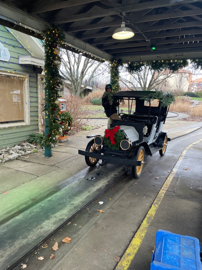 Tin Lizzies at Kentucky Kingdom