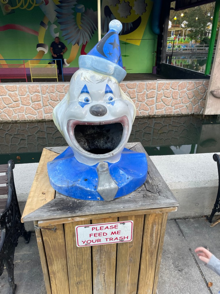 Clown garbage can at Lake Winnie amusement park