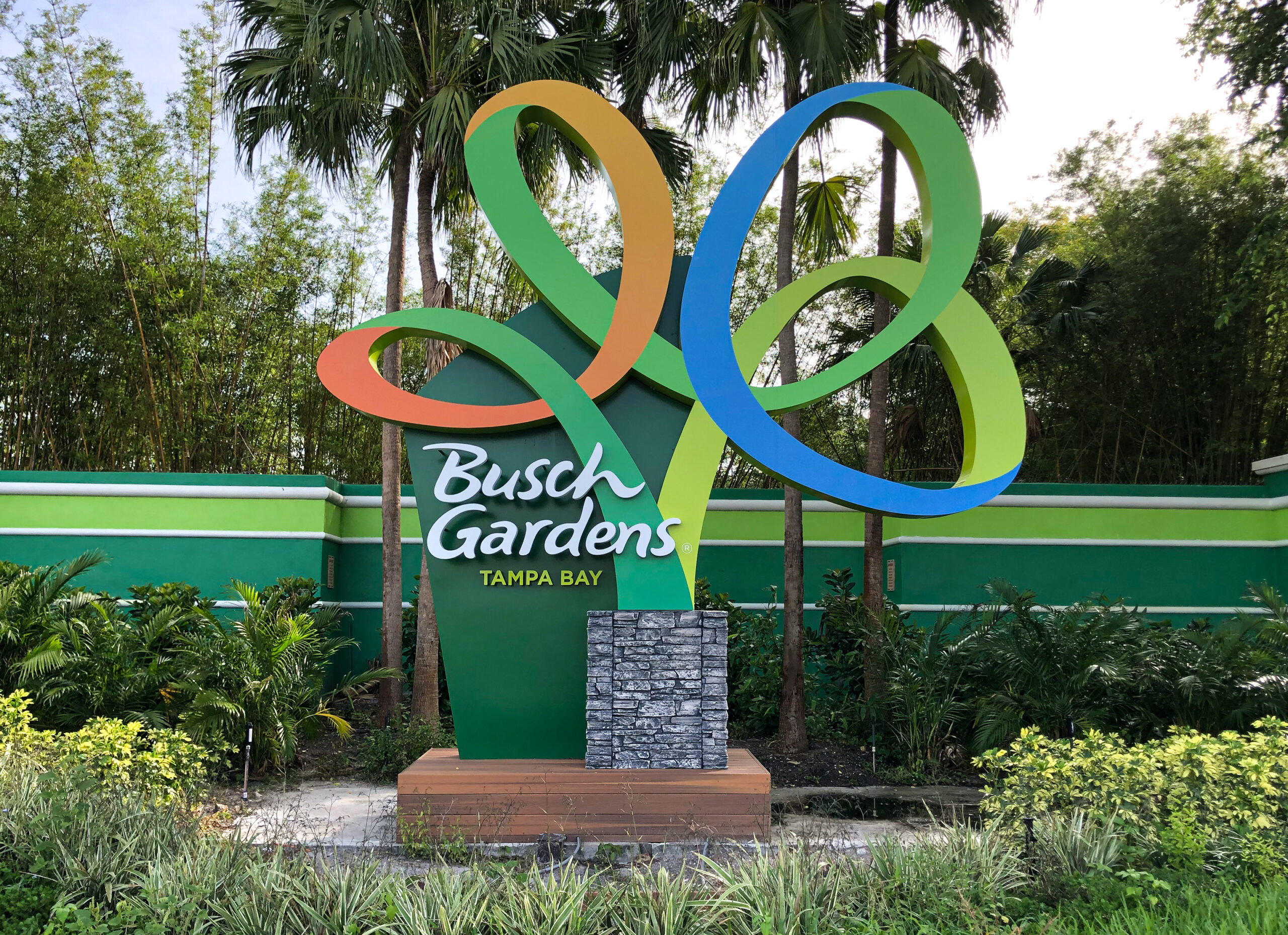 Busch Gardens Tampa Sign