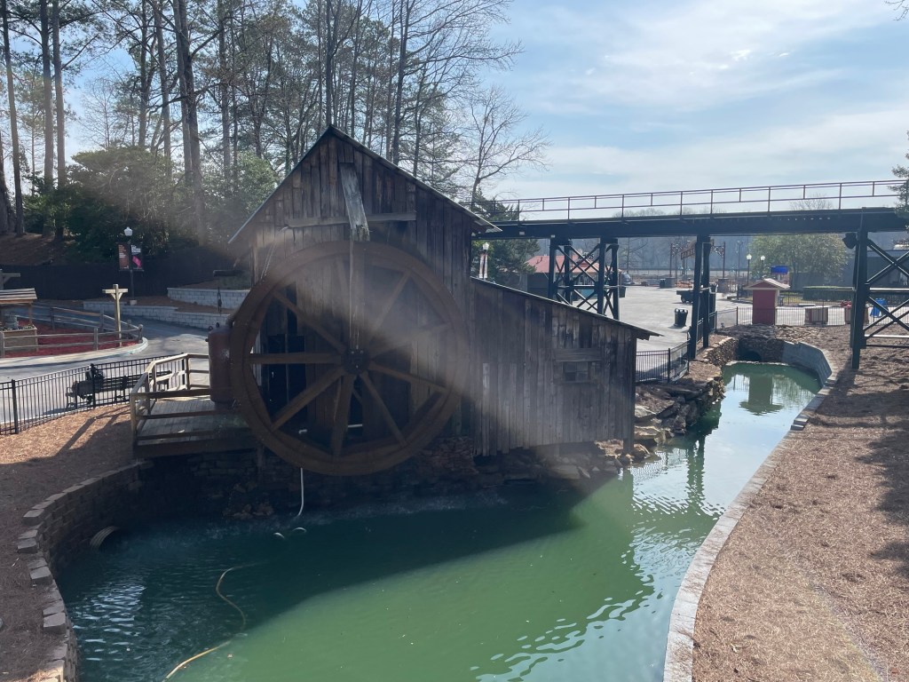 LickSkillet Area of Six Flags Over Georgia water wheel