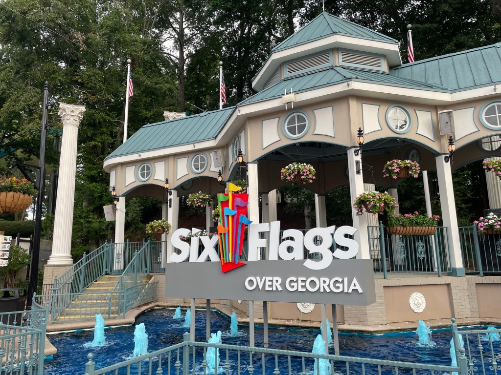 Six Flags Over Georgia sign