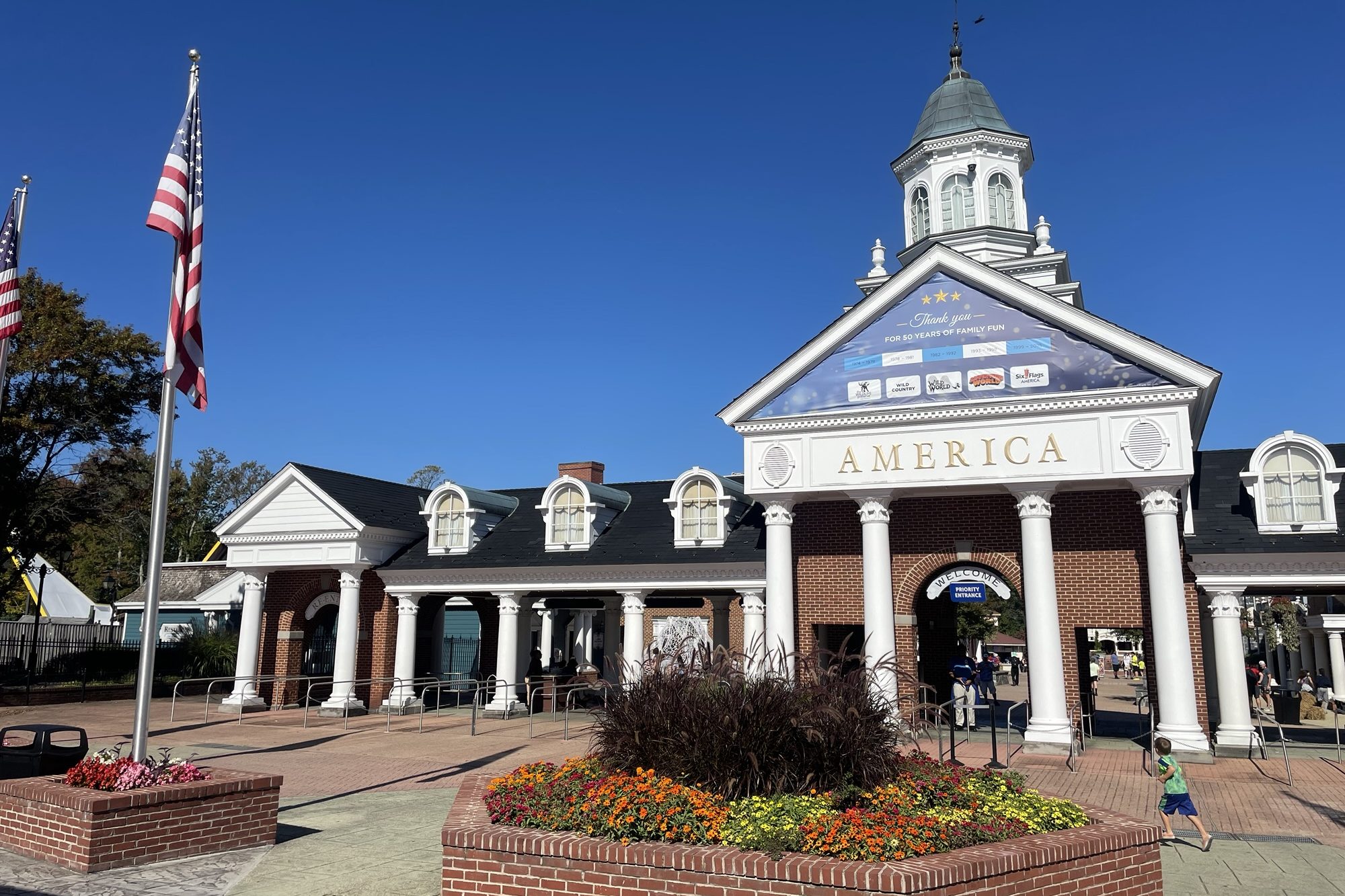 Entrance to Six Flags America