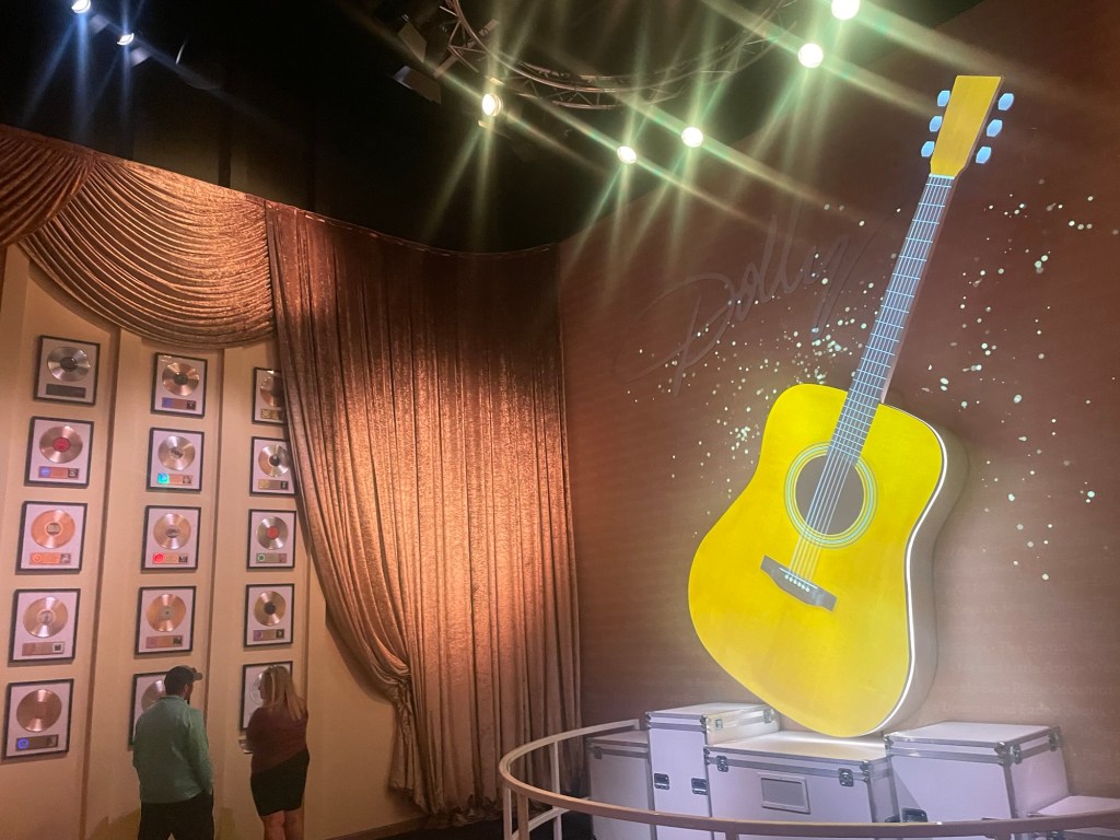 Dollywood Dolly Parton Experience records